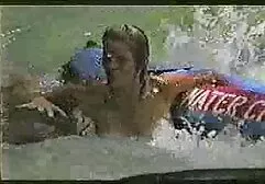 Biberon alunecare video-waterpark 2 filme porno cu femei de 40