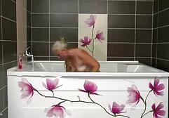 Mama băieților în baie clipuri pirno