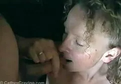 Mulți Oameni 2oua beri goale versuri