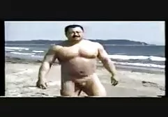 Ursul Japonez acolo pe plajă., filme porno cu fete plinute