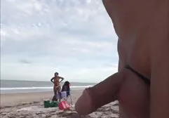 Plaja, redusă filme porno cu babe cu floci