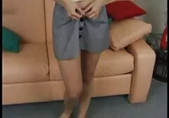 Blondă, mamă, doar jucăria asta. femei filmate goale