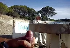 De la o bătrână grase flocoase