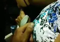 Atingeți în mașină filme porno cu mame futute in somn
