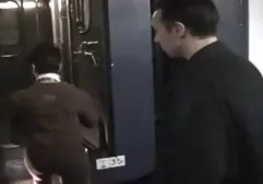 Sophia adulții au fost ștampilate pe tren futaiuri cu pulosi