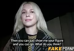 O frumoasă fată rusă în zonele publice., kızlık bozma kıllı amcıklı porno