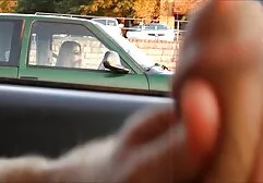 Mașină în trafic sexy booty