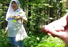 Mai bine în pădure fete de 18 ani goale