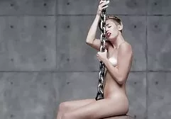 Miley cyrus gol-demolari mingea (lent) 1 ashley gilbert sexy hot