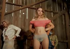 Femei stripteuze pe scena 1972 futute la interviu