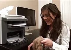Secretarul a dat un pic sub masă marlyn brinx sideway anal