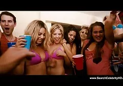 Ashley și dans-spring breakers (2013) sexy women kill chikens videos