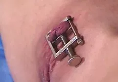 Bondage, legat de patul lui dom cu labiile larg deschise.  futute dormind
