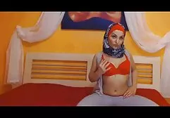 Nou.   6! Boss Orange muslima fix femei care se masturbeaza singure