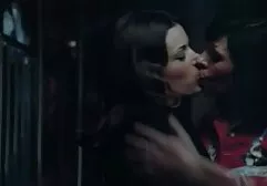 Emilienne scena lesbi maturefutacioase