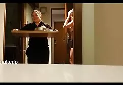 Livrarea de room service fără cămașă escorte mature bucuresti