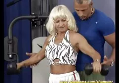 Musculare Mama gay up